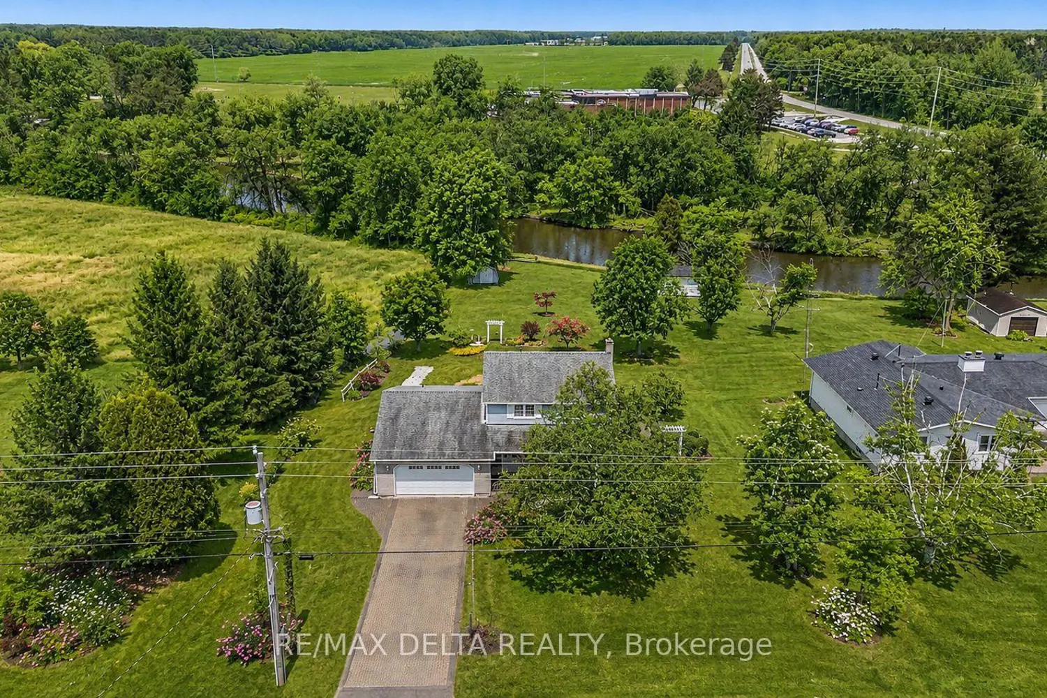 10532 Main Street photo 2