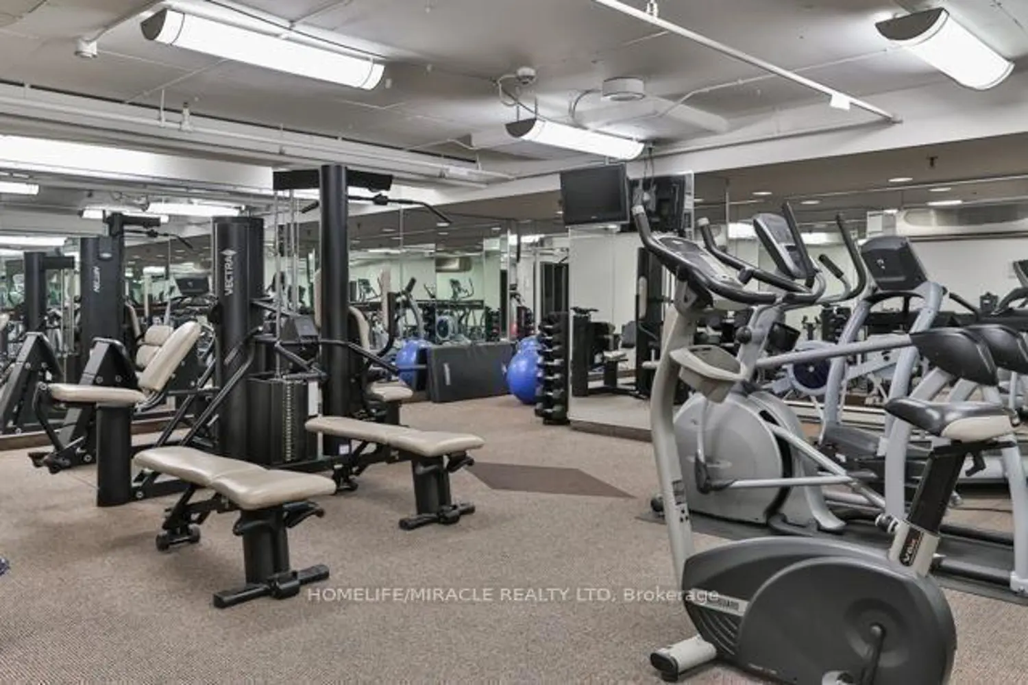 Additional image 17 of 95 Lombard Street 605
