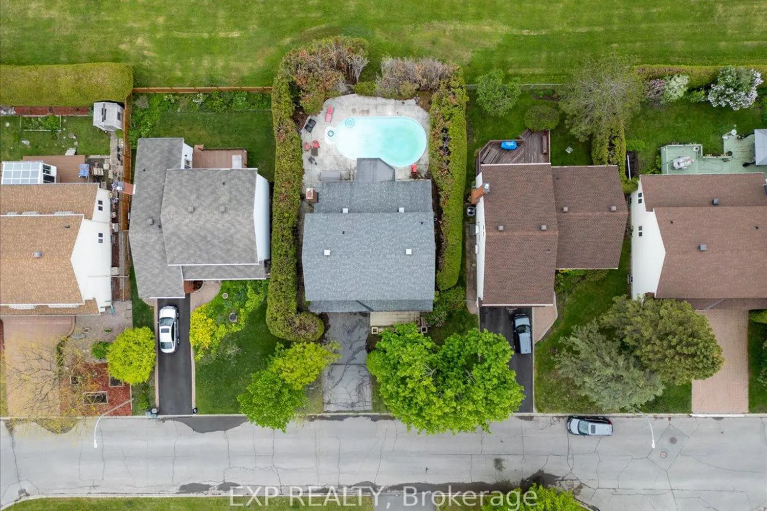 6383 Larmond Avenue photo 5