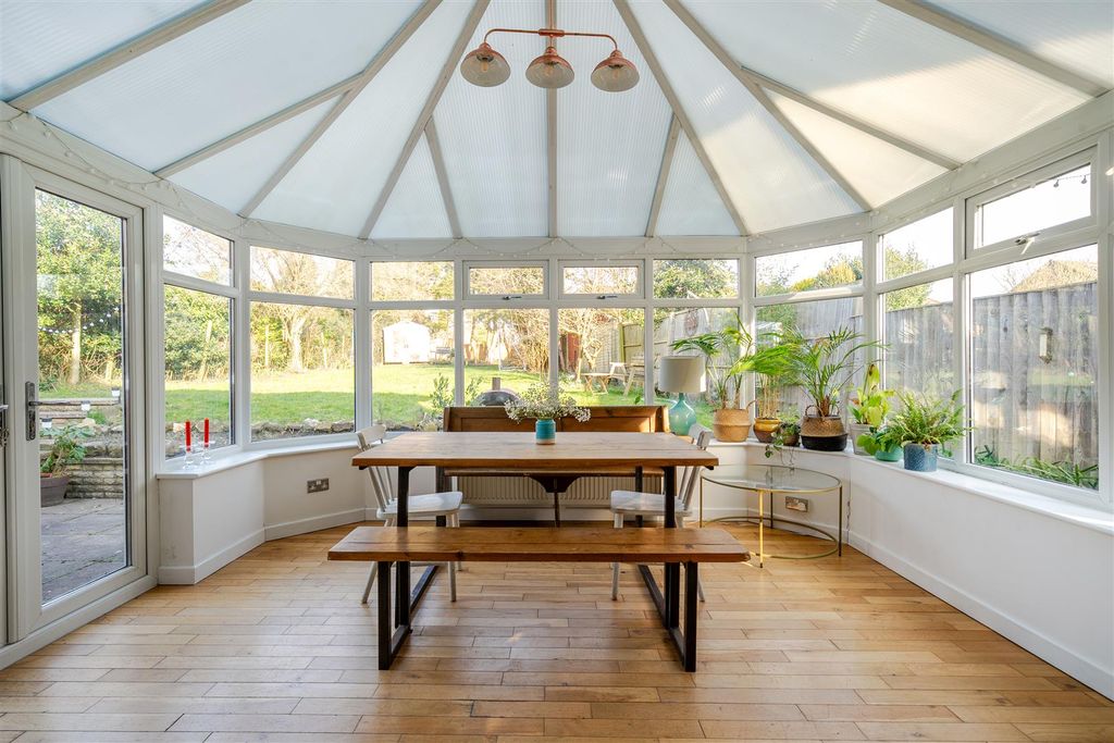 5 bed detached house for saleWick Lane, Devizes SN10 photo 3