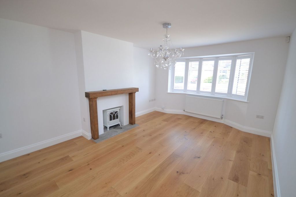 Additional image 8 of 4 bed semi-detached house for saleLancot Drive, Dunstable LU6
