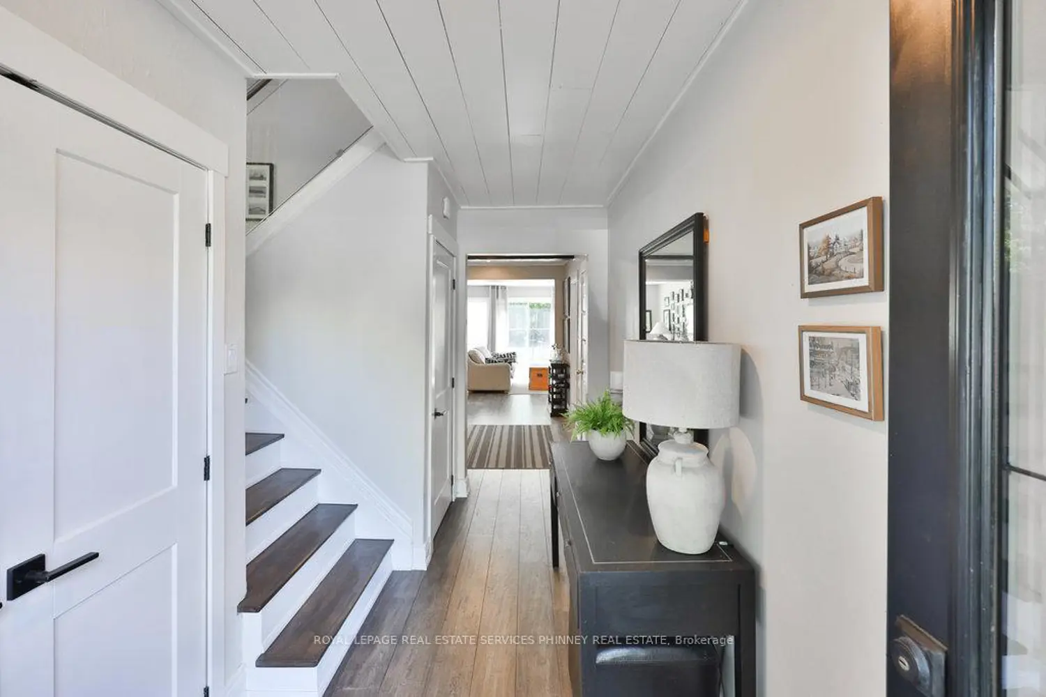 1404 Lewisham Drive photo 3