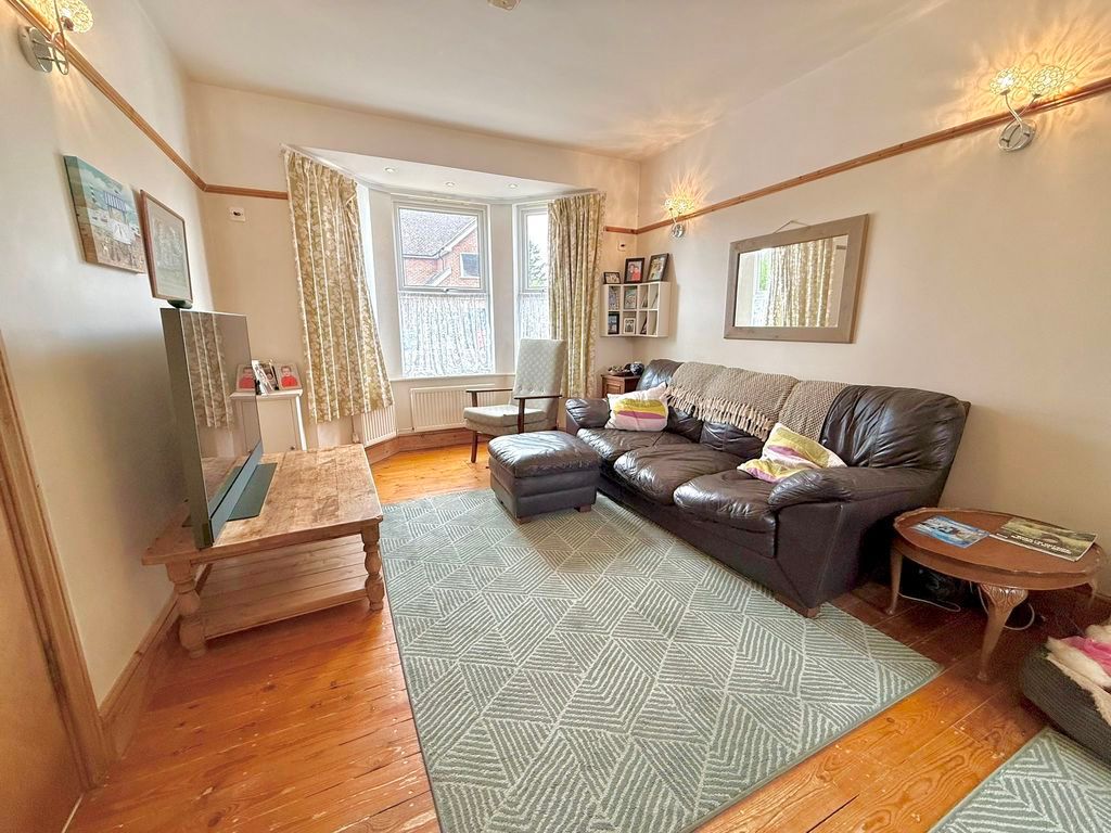 Additional image 2 of 4 bed semi-detached house for saleKirby Road, Dunstable LU6
