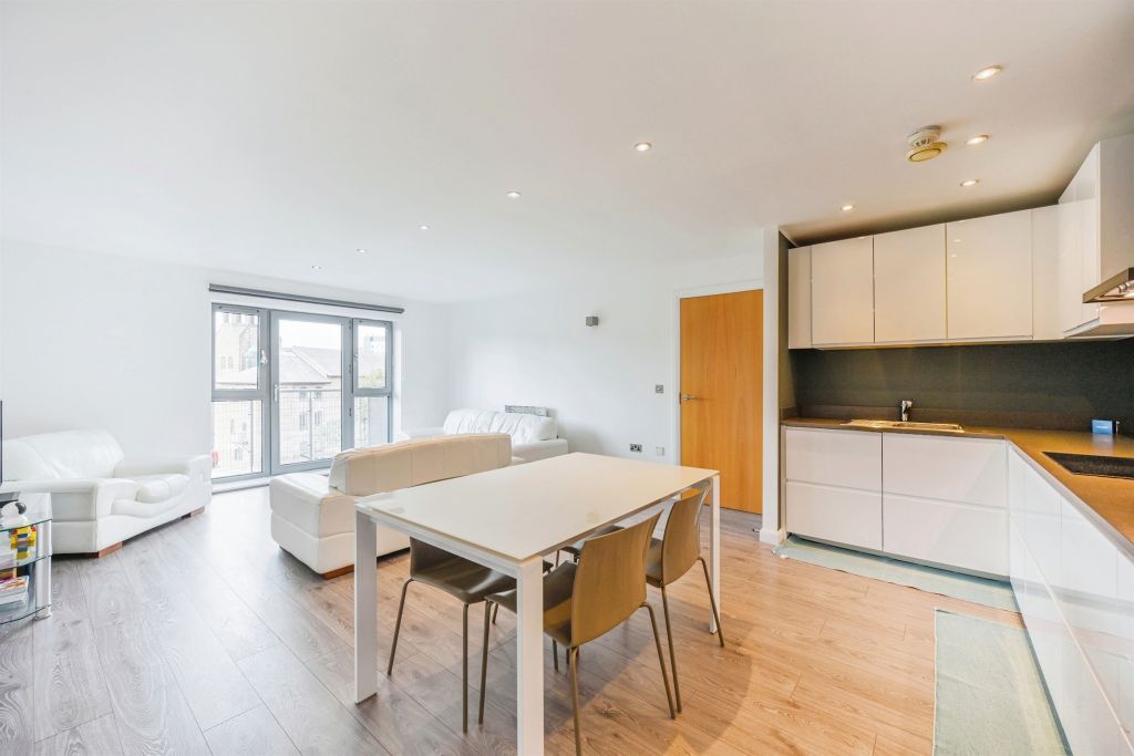 2 bed flat for saleStuart Street, Derby DE1 photo 5