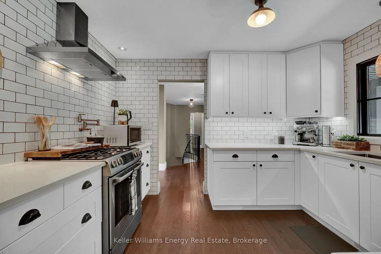 7814 Richardsons Road photo 2