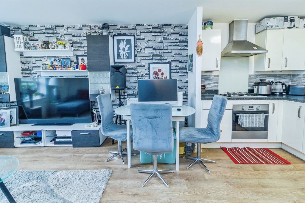 Additional image 7 of 2 bed flat for saleDesign Drive, Dunstable LU6