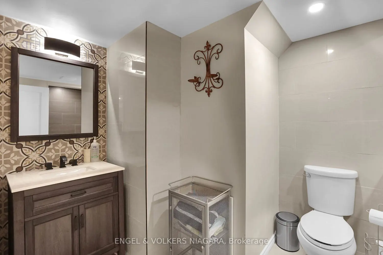 Additional image 13 of 2459 Noella Crescent