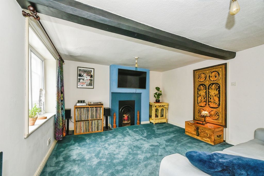 2 bed maisonette for saleSidmouth Street, Devizes SN10 photo 3