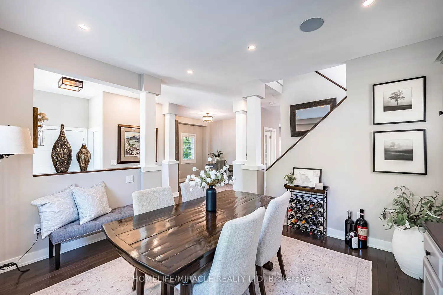 464 Ambleside Drive photo 4