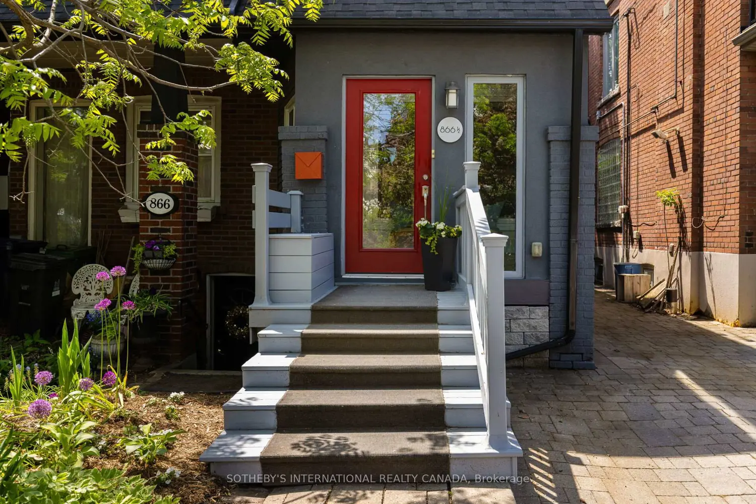 Additional image 2 of 866 1/2 Carlaw Avenue