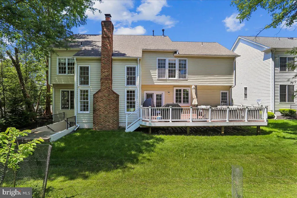 100 Windy Knoll Drive, Rockville, MD 20850