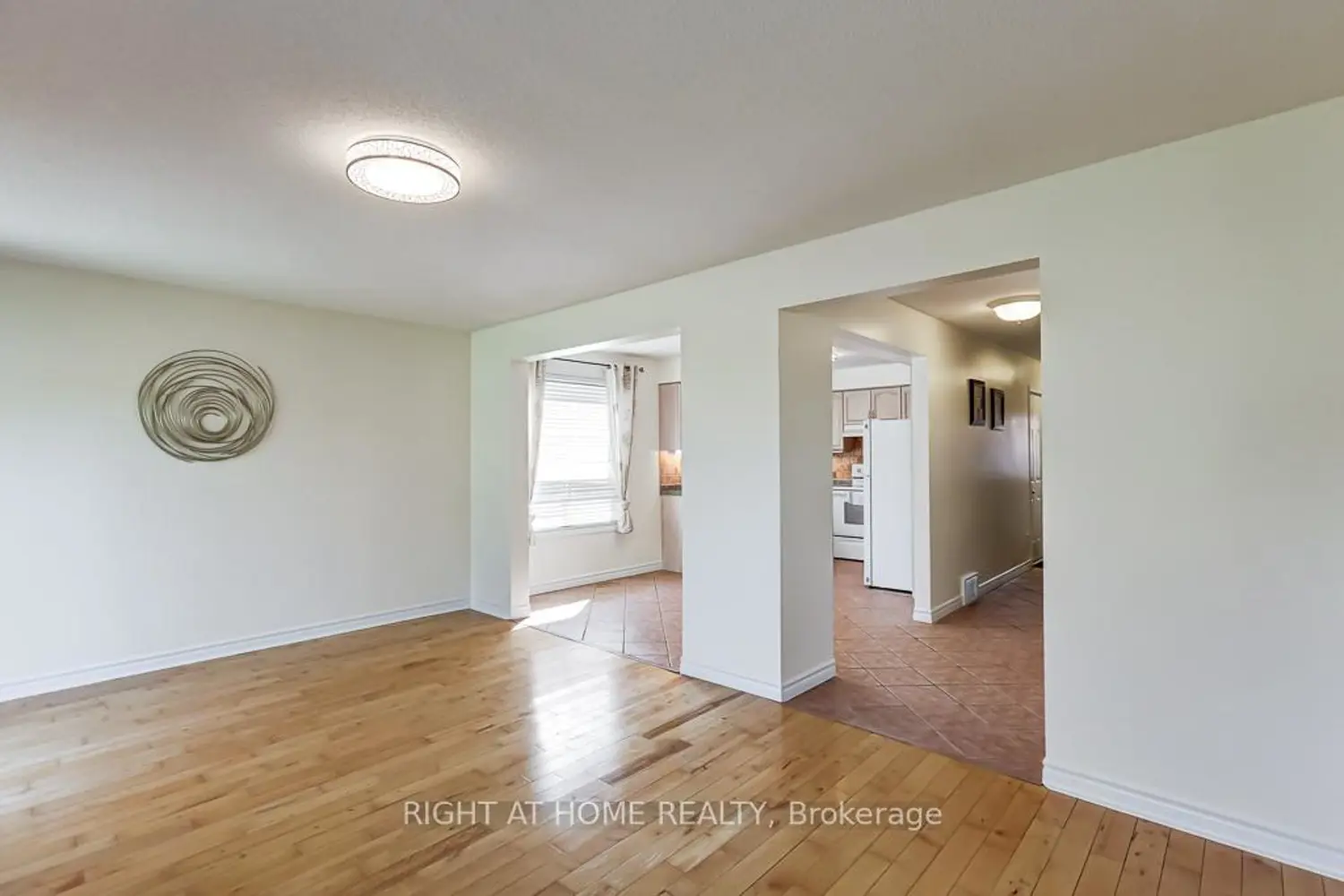 Additional image 4 of 402 Lausanne Crescent