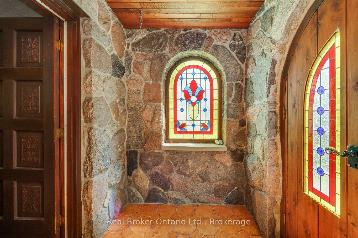 4301 Squair Road photo 2