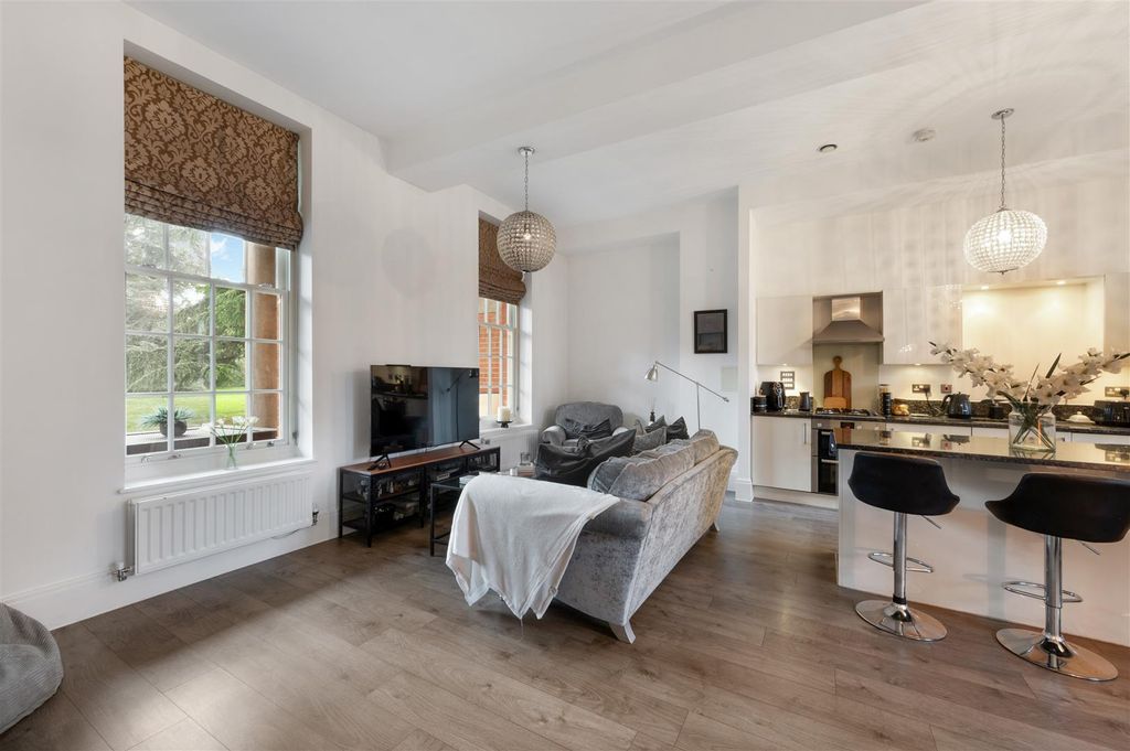 Additional image 14 of 2 bed flat for saleFrinton Court, Glanville Way, Epsom KT19