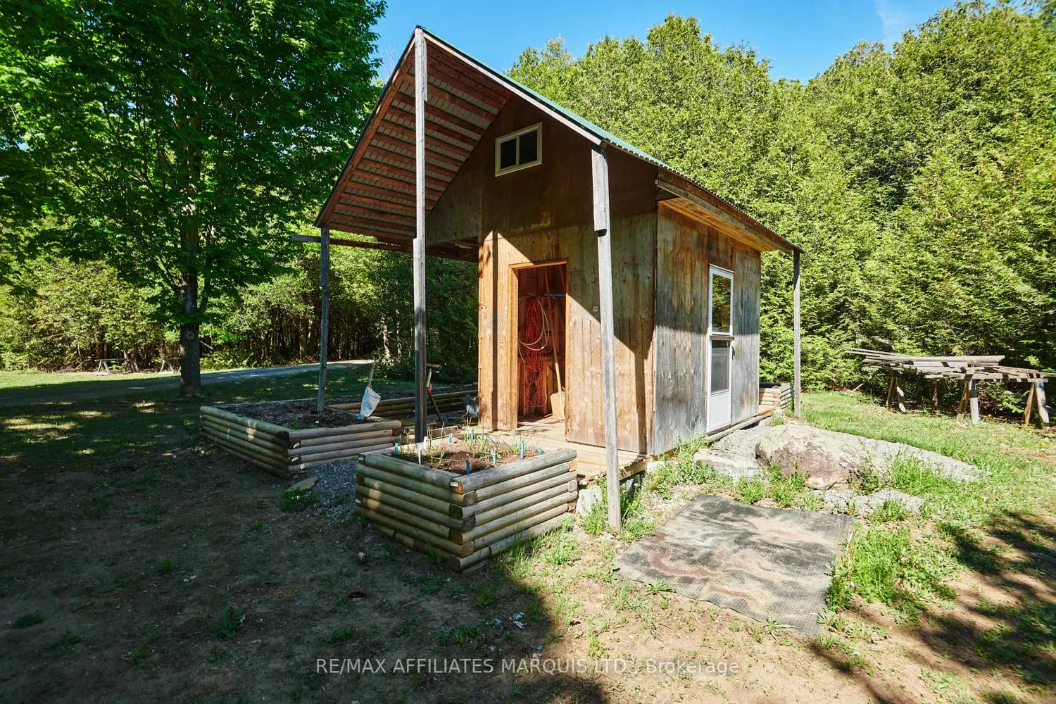 926 Maple Hill Road photo 2