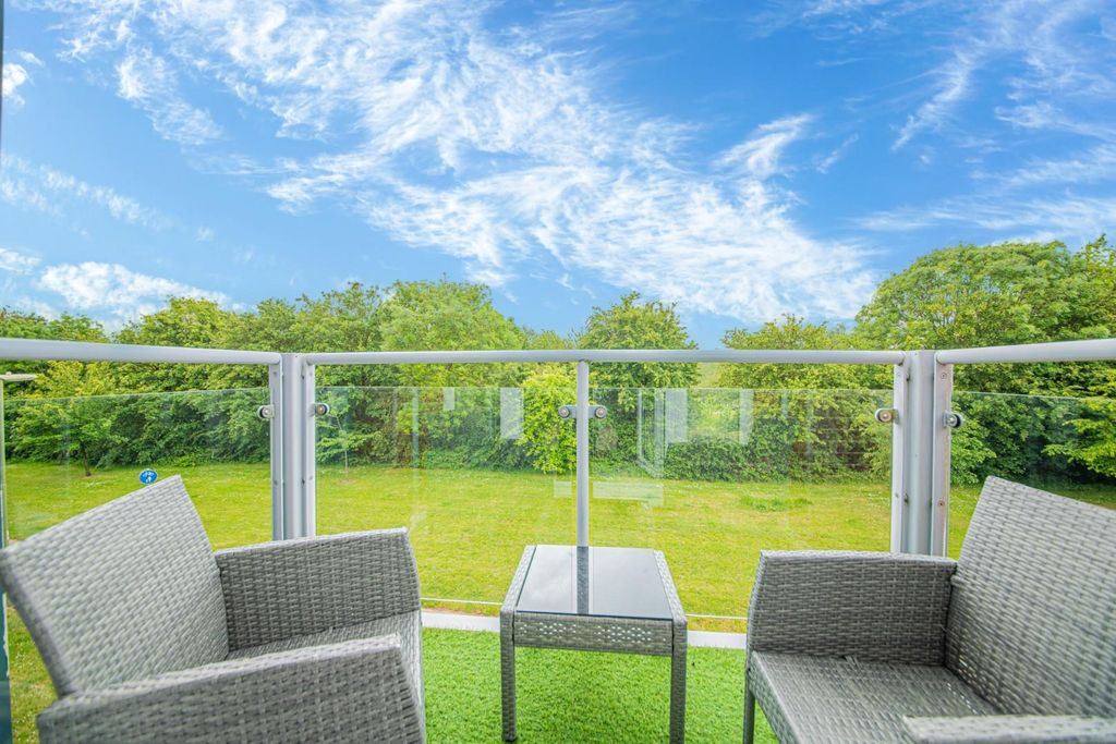 Additional image 4 of 2 bed flat for saleDakota Way, Lakeside, Eastleigh SO50