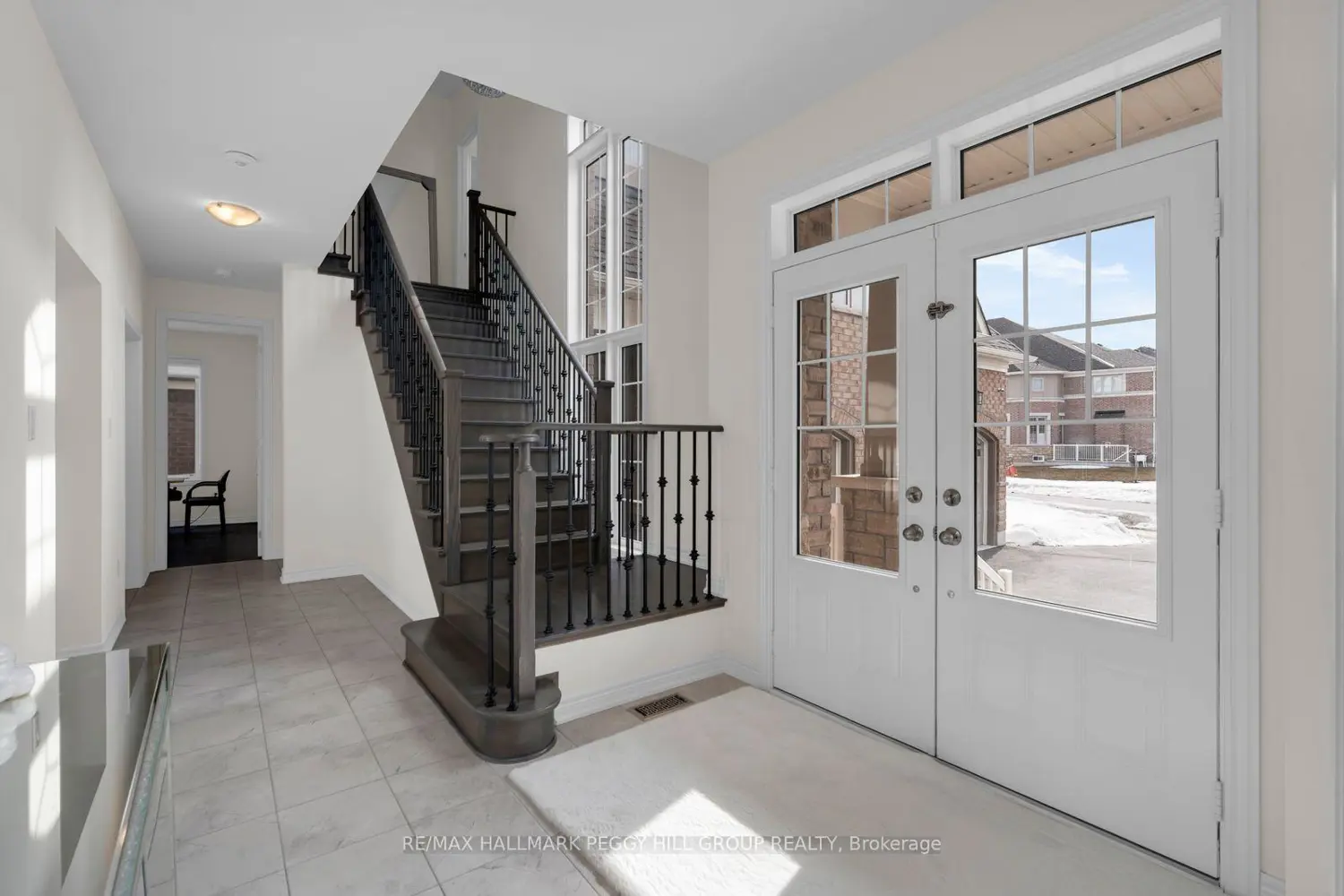 113 Rugman Crescent photo 2