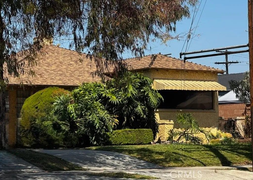 10815 S Hoover St, Los Angeles, CA 90044