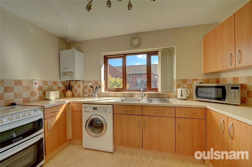 Additional image 5 of 2 bed maisonette for saleSt. Georges Crescent, Droitwich, Worcestershire WR9