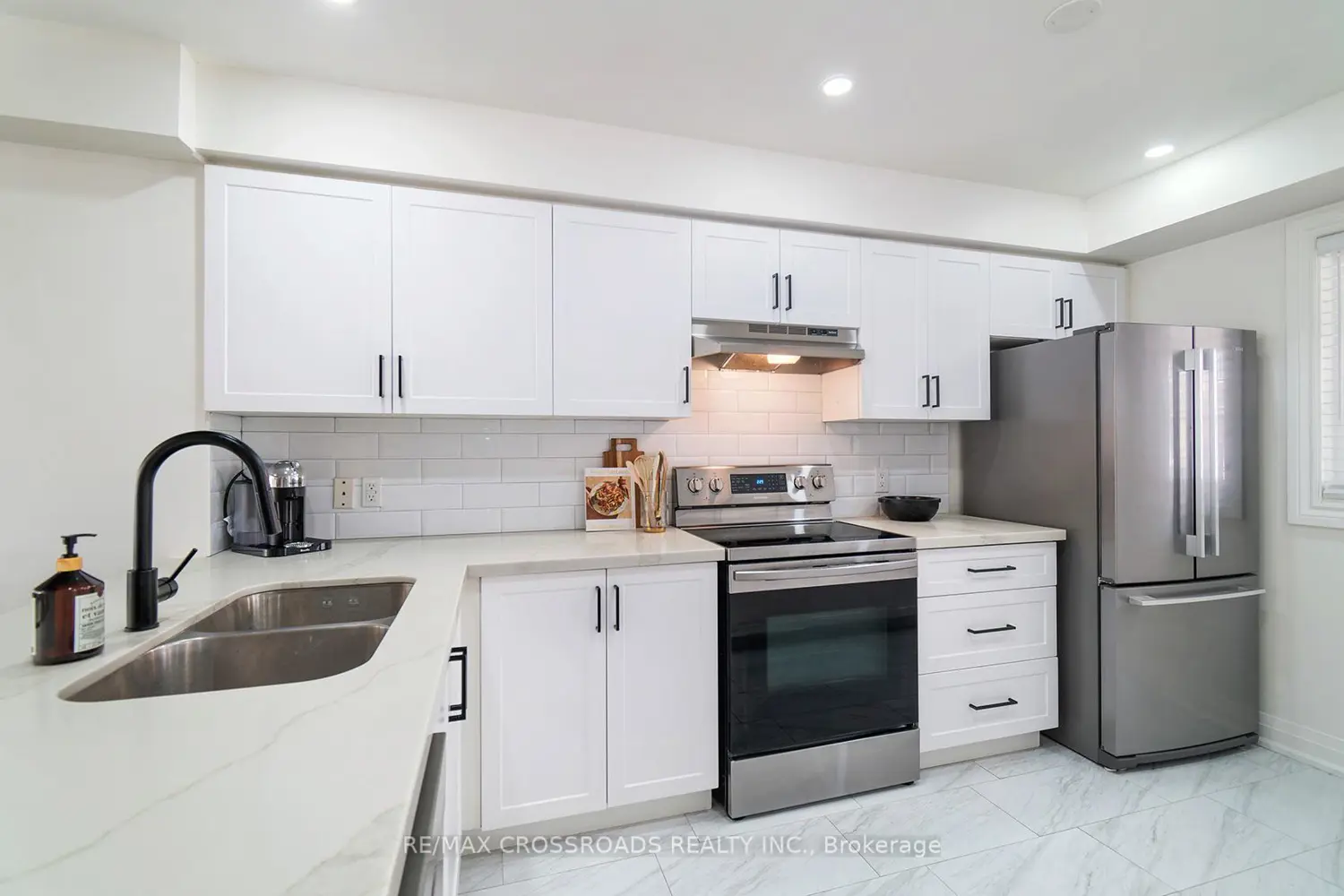 35 Torr Lane photo 2