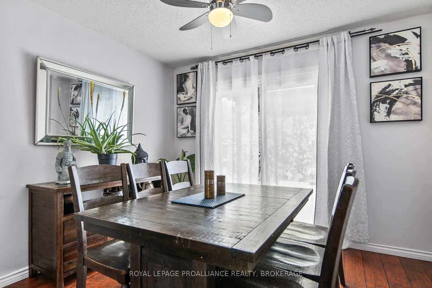 4 Balmoral Court photo 3