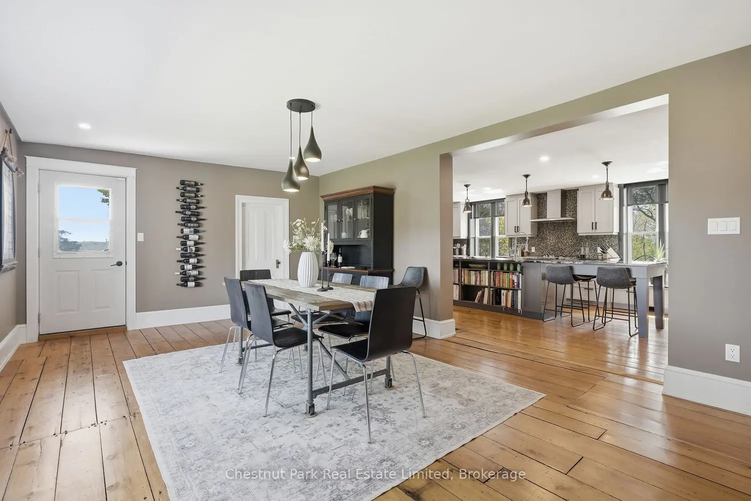 14819 Loyalist Parkway photo 2
