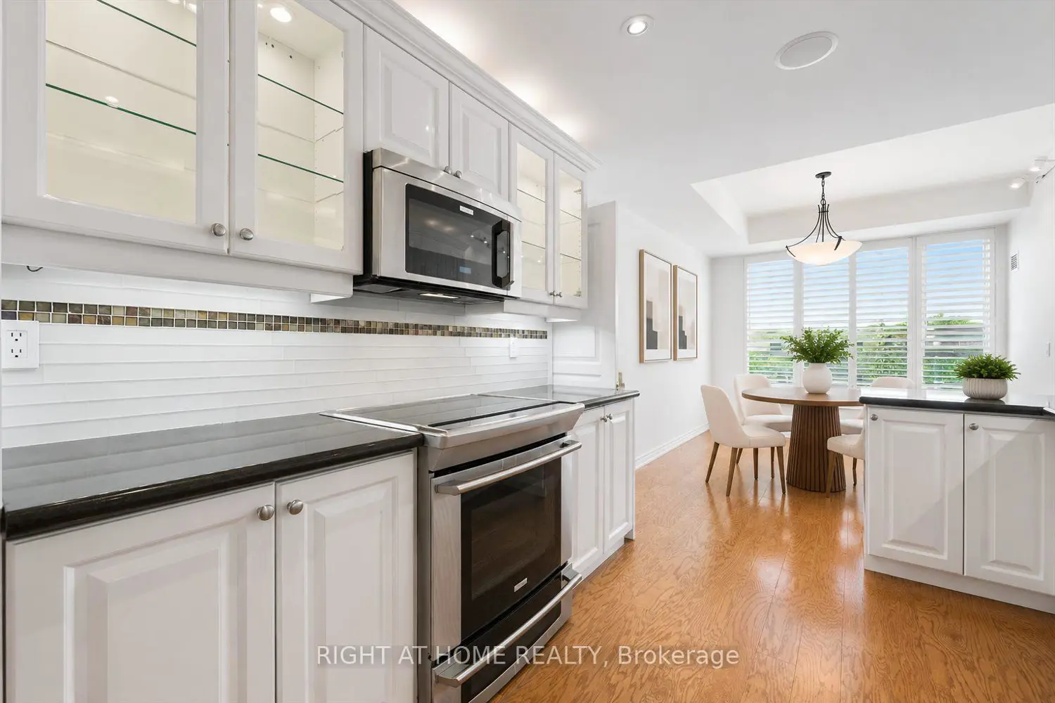 Additional image 6 of 2662 Bloor Street 512