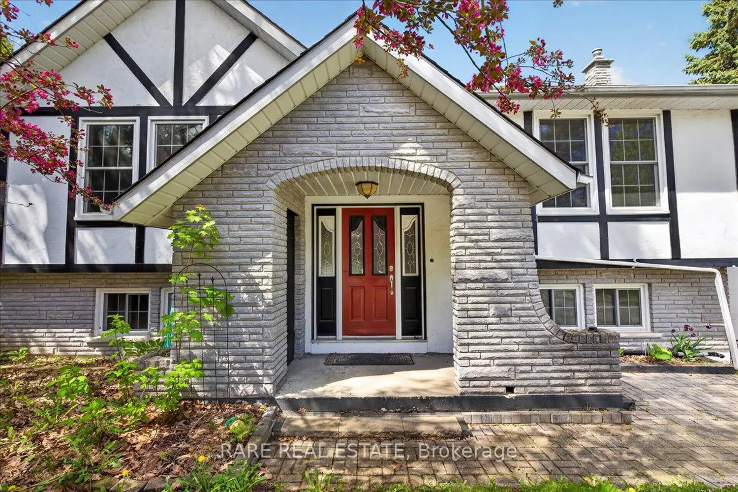 14 Oakdale Drive photo 2