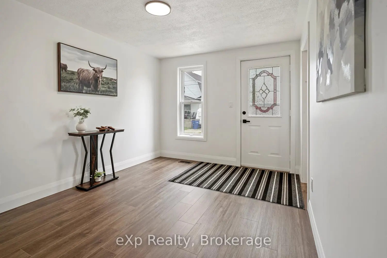 136 Adelaide Street photo 3