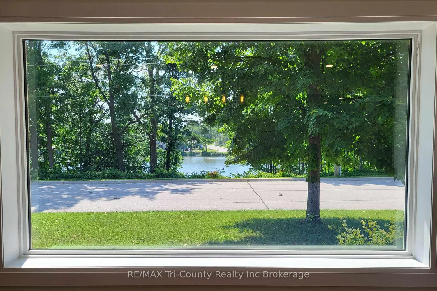 16 Delevan Crescent photo 5