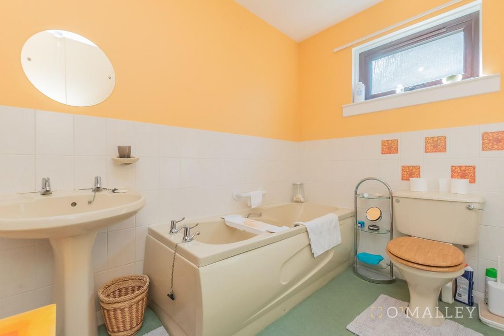 Additional image 27 of 2 bed bungalow for saleHillview Place, Dollar FK14