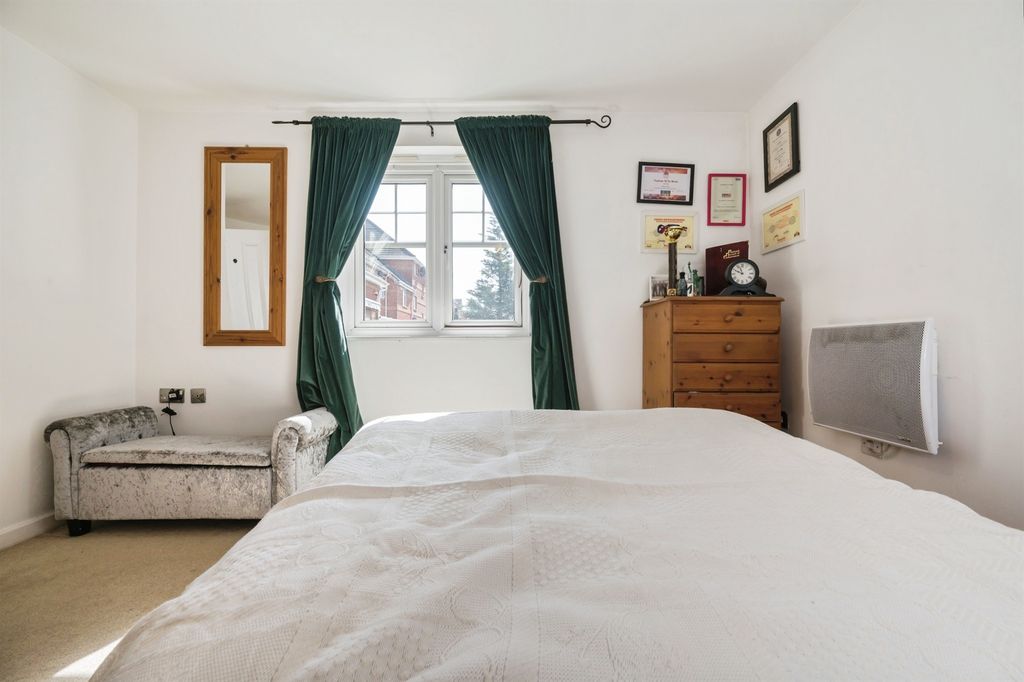 Additional image 10 of 2 bed flat for saleTommy Green Walk, Eastleigh SO50