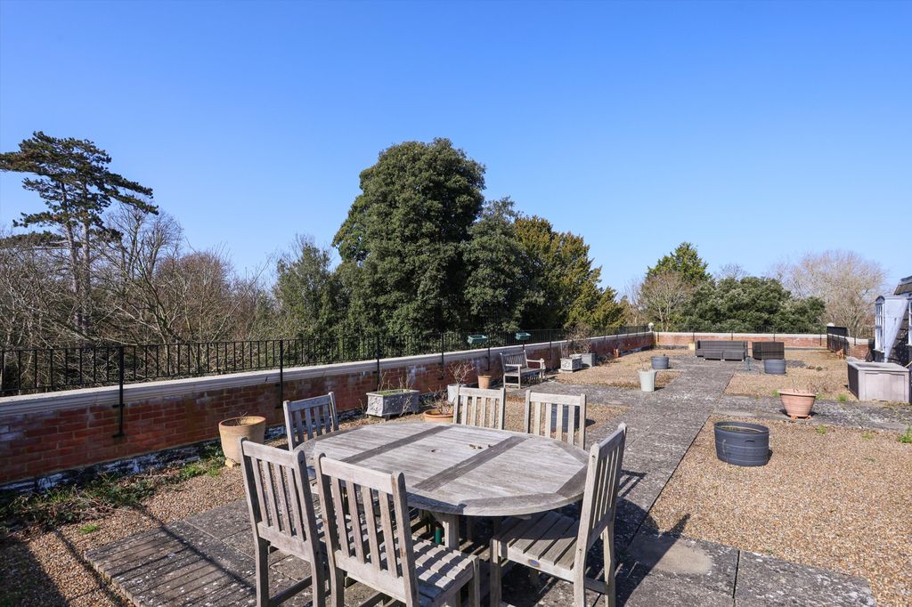 Additional image 3 of 3 bed flat for saleMolesey Park Road, East Molesey, Surrey KT8