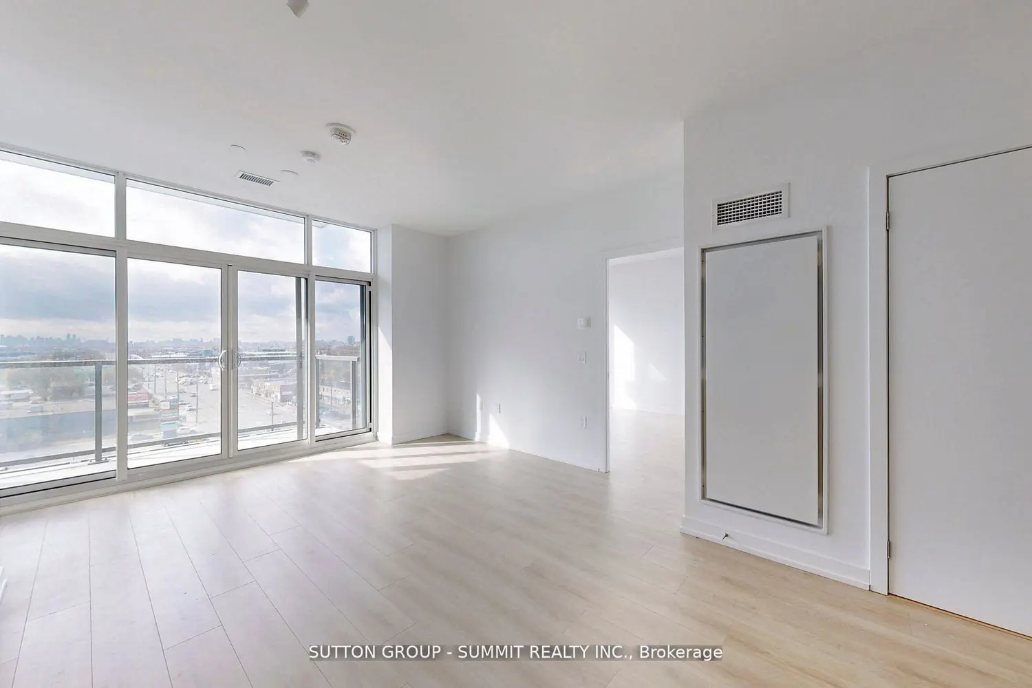 Additional image 6 of 1195 The Queensway Street 801