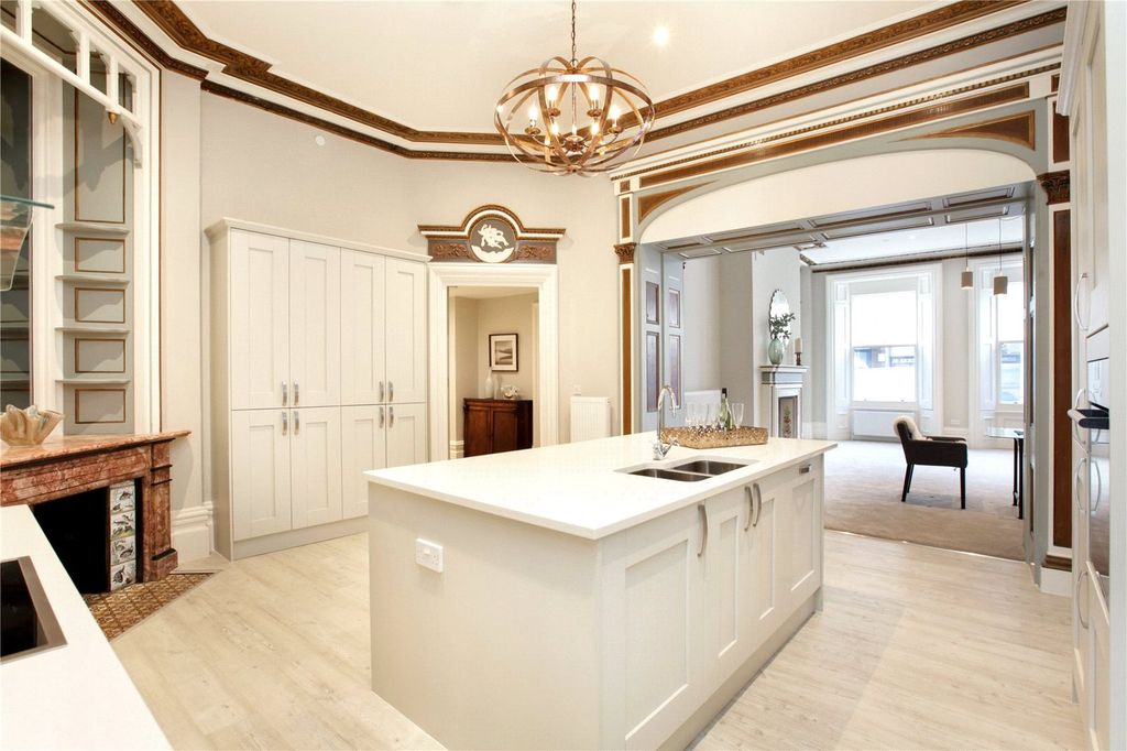 Additional image 3 of 3 bed flat for saleStratton House, 59-60 High West Street, Dorchester, Dorset DT1