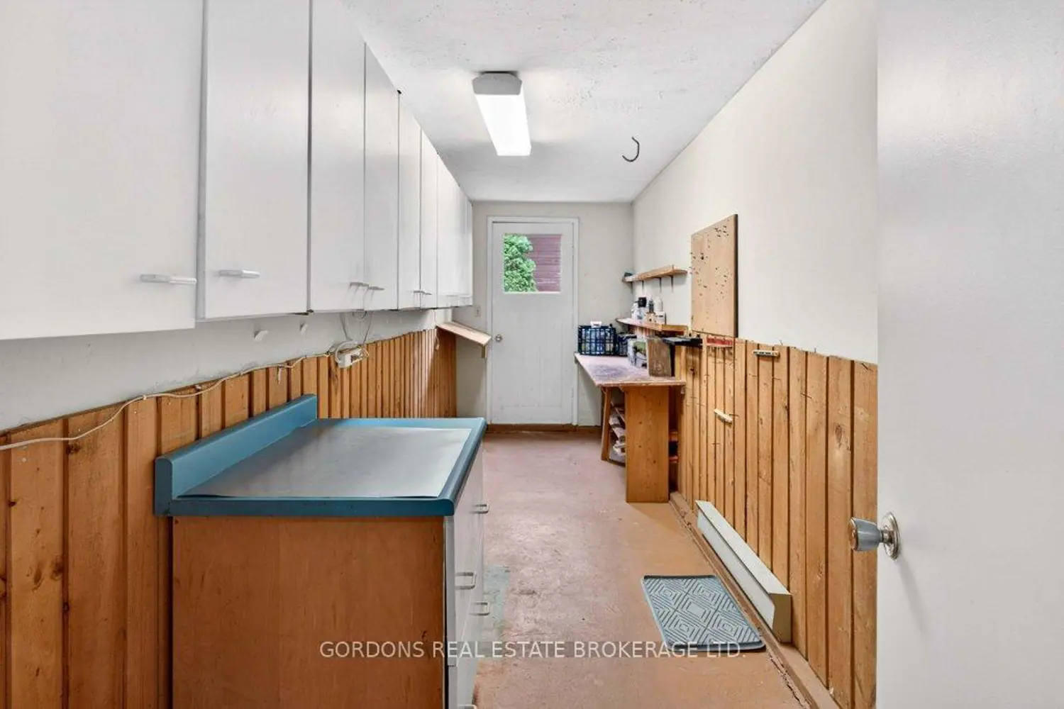 100 Frontenac Crescent photo 3