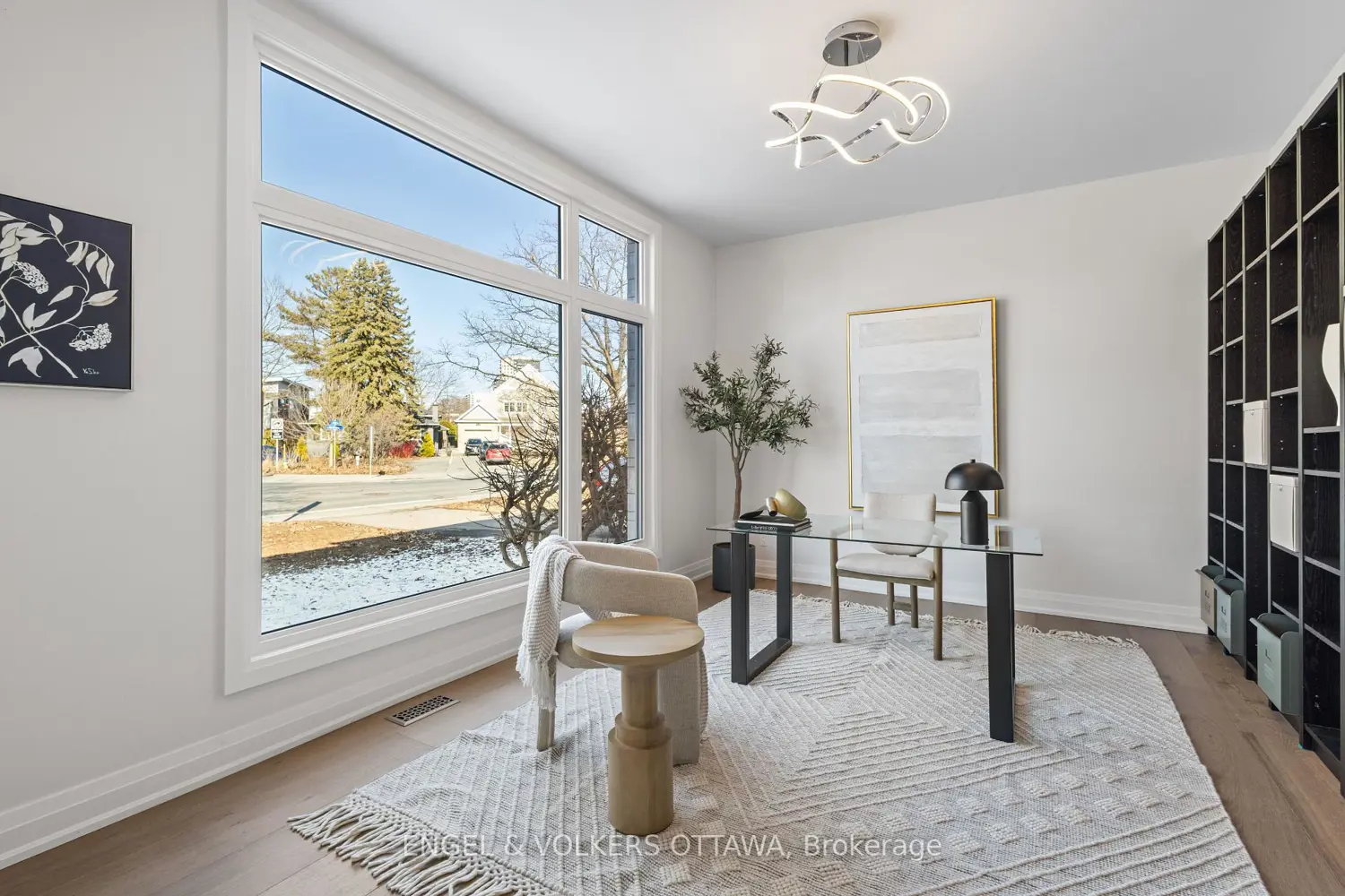 736 Sherbourne Road photo 4