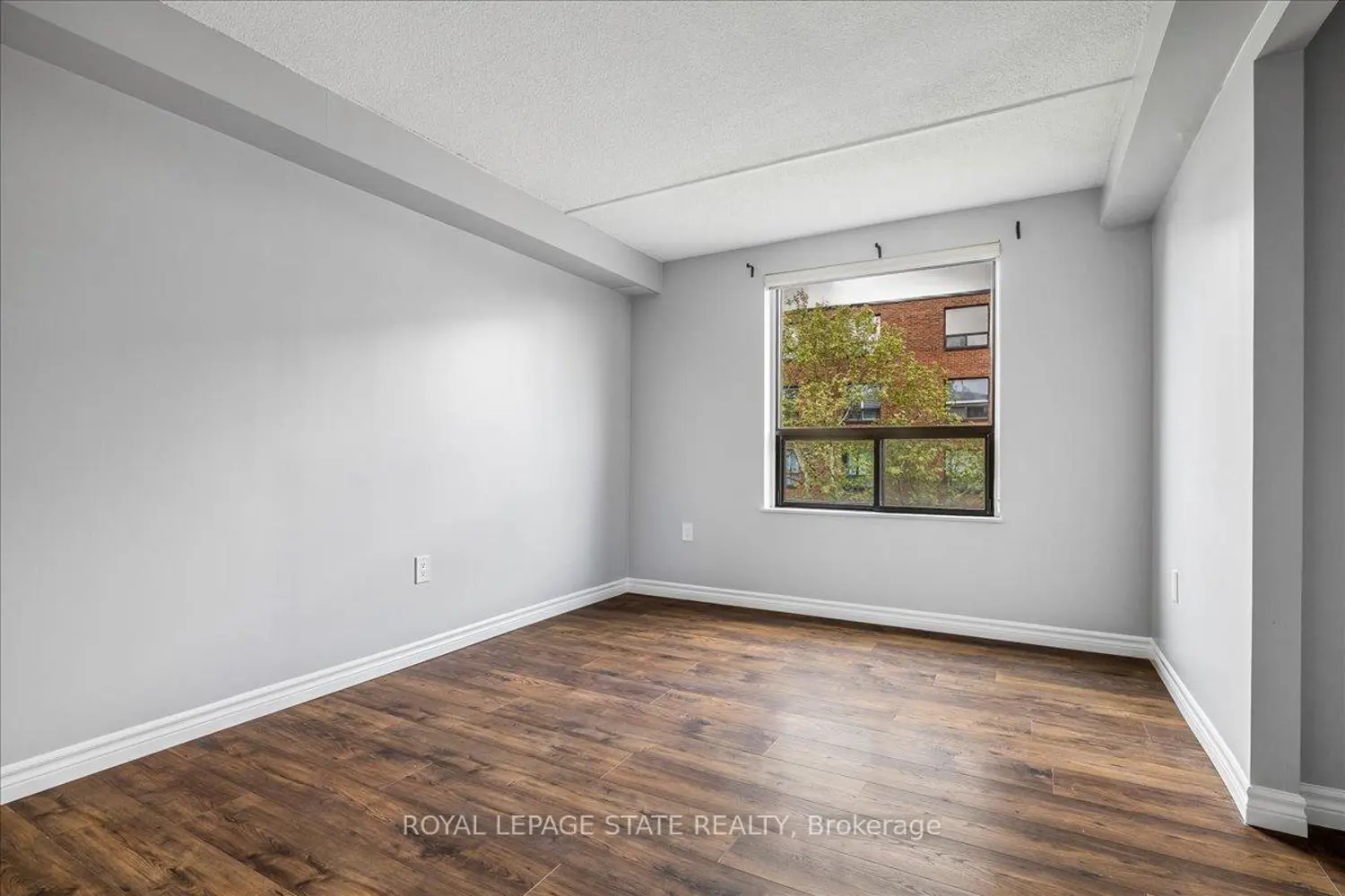 Additional image 18 of 966 Queenston Road 605