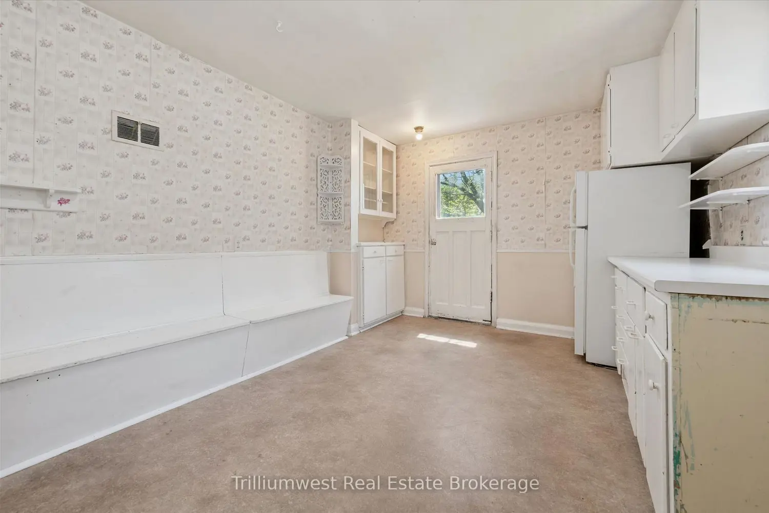 288 Margaret Avenue photo 3
