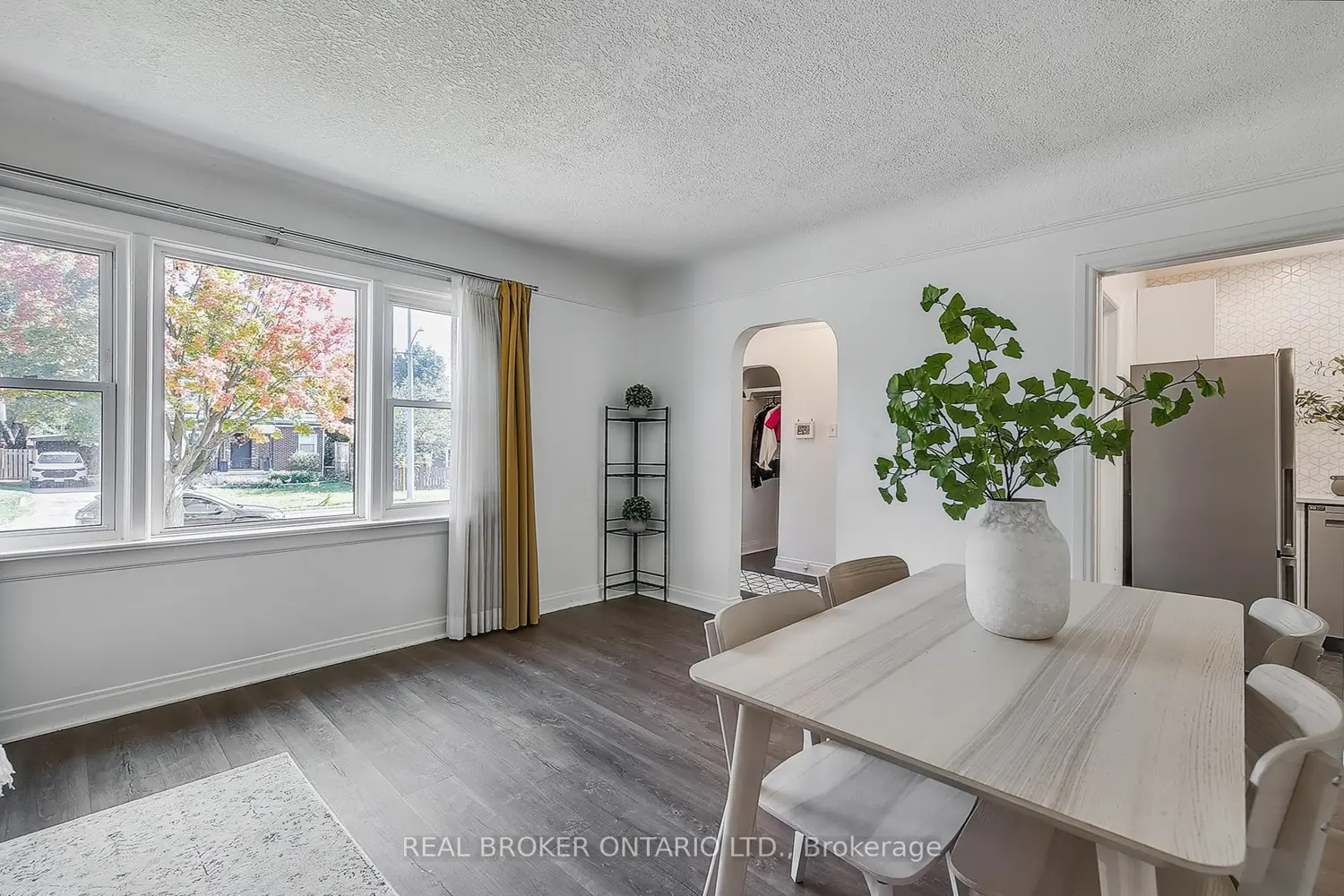 209 Bedford Road photo 5