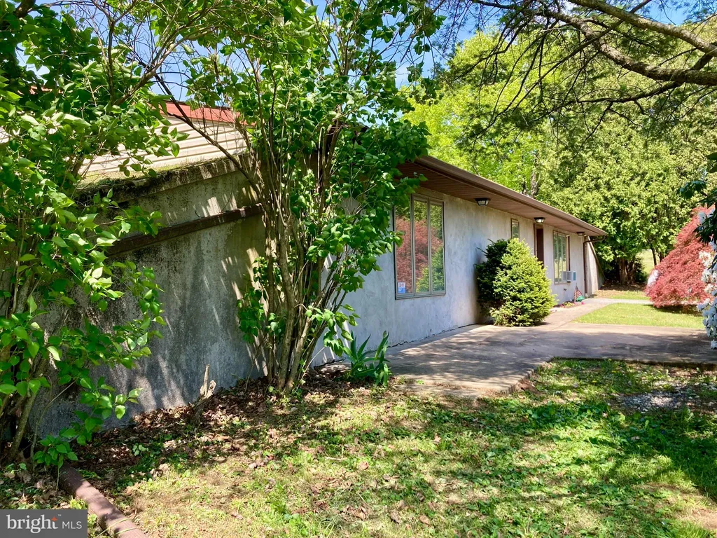 13 Sunrise Drive, Hamburg, PA 19526
