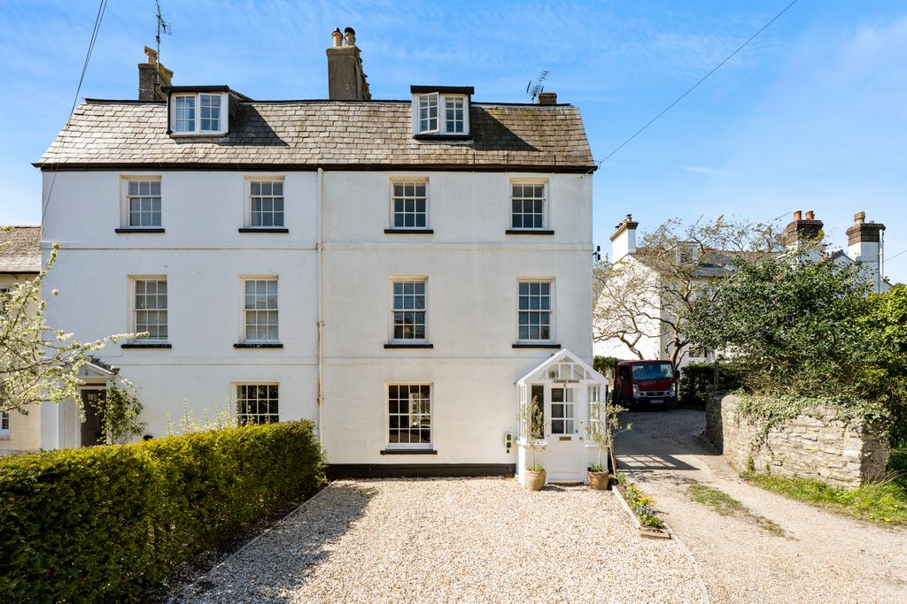 5 bed town house for saleSouth Walks Road, Dorchester DT1