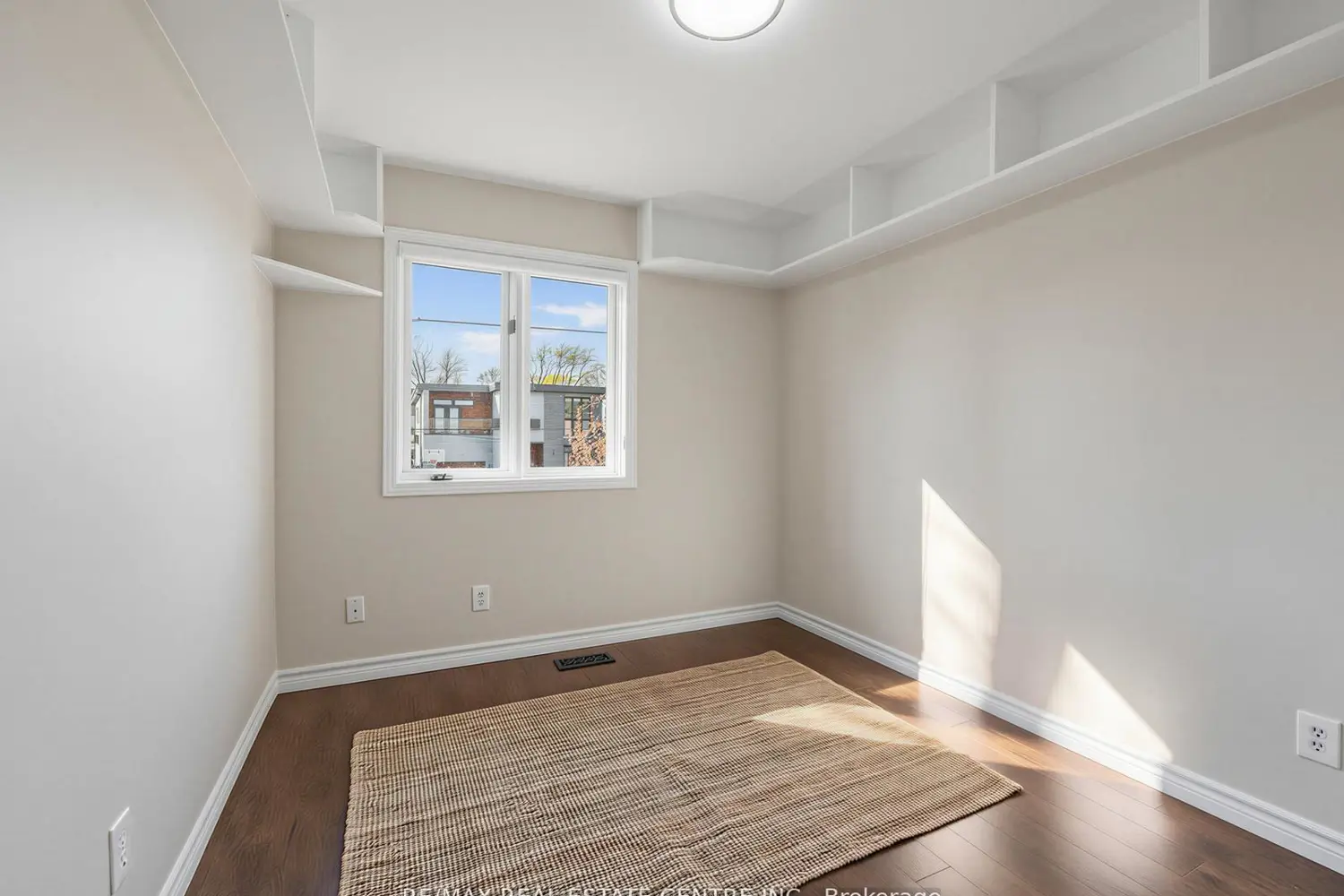 Additional image 17 of 592 Montbeck Crescent