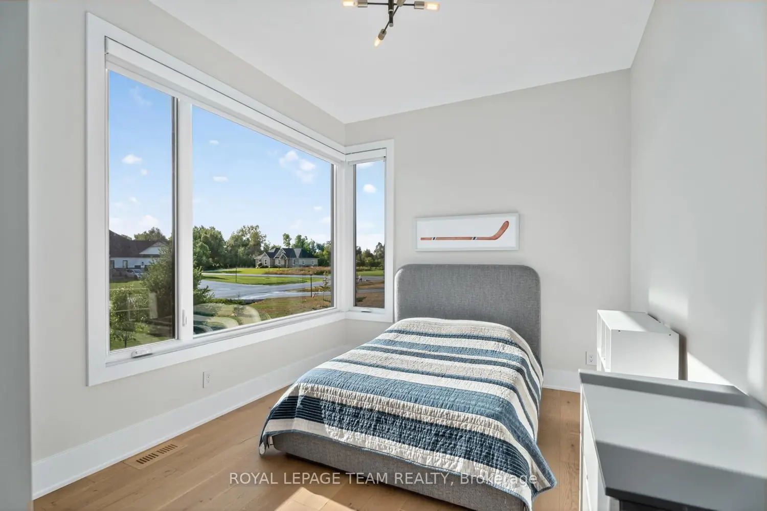 205 Summerview Terrace photo 5