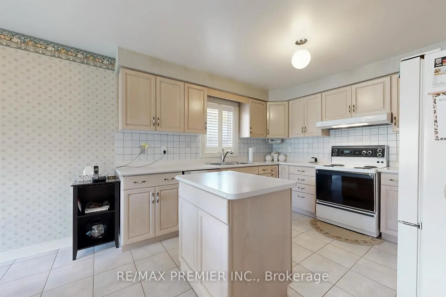 32 Veneto Drive photo 2