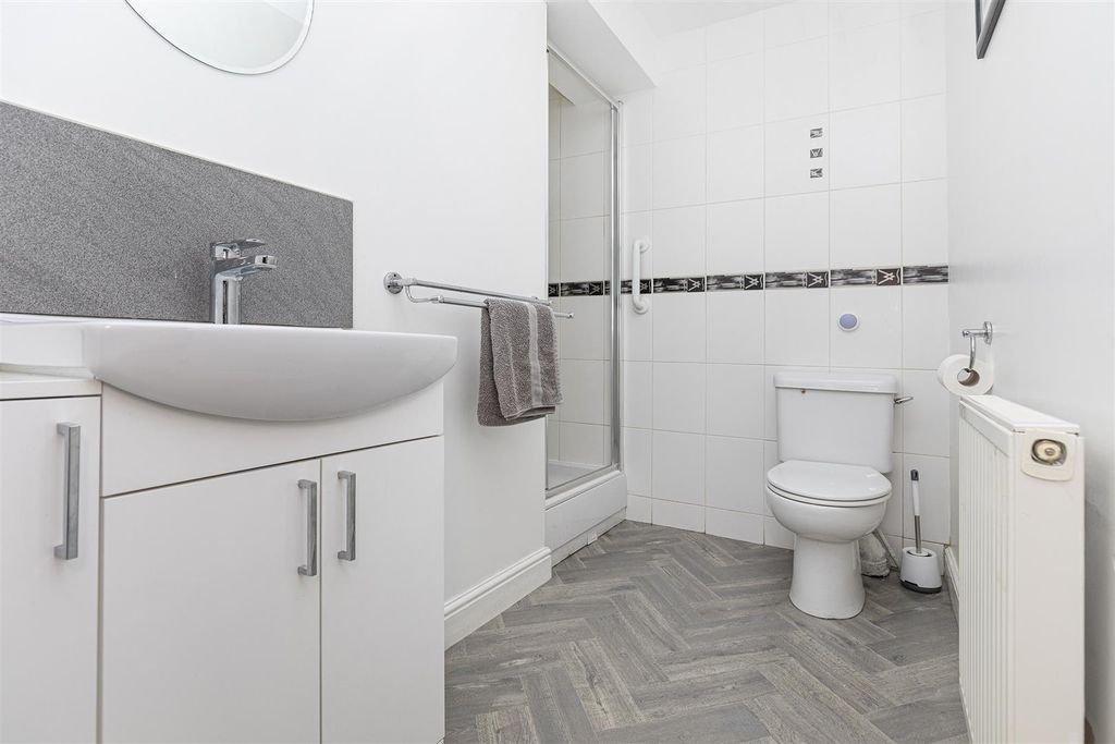 Additional image 16 of 2 bed flat for saleLaund Road, Salendine Nook, Huddersfield HD3