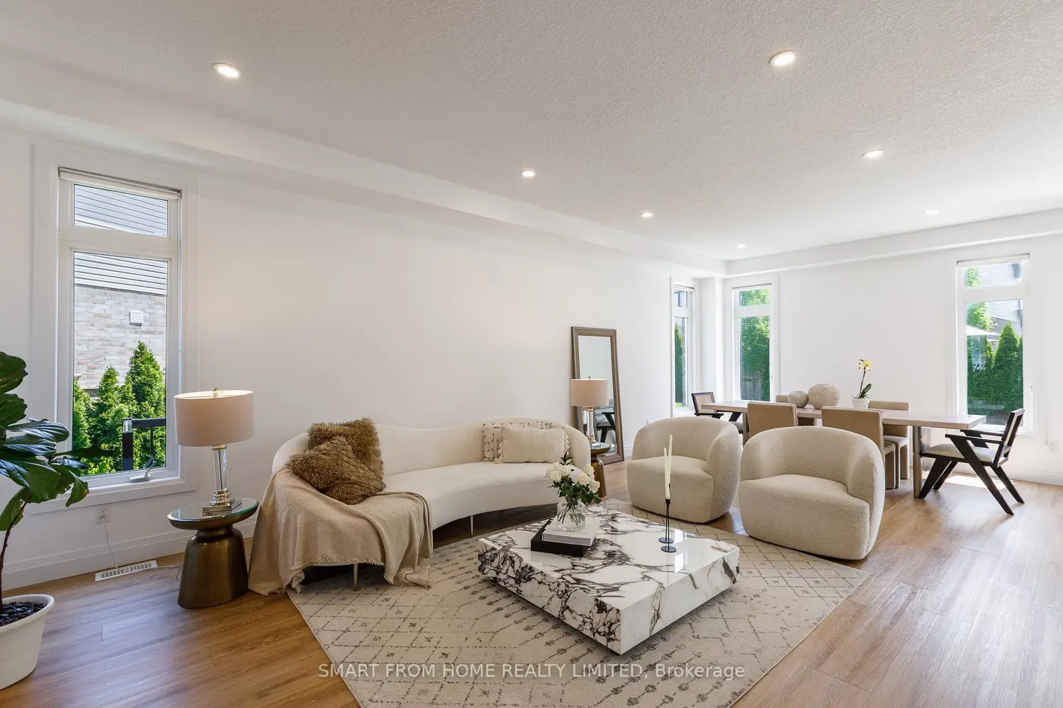 916 Steepleridge Court photo 4