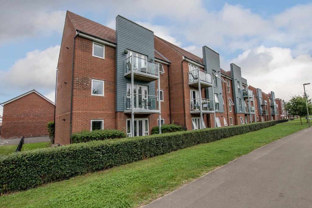 Additional image 3 of 2 bed flat for saleDakota Way, Eastleigh SO50