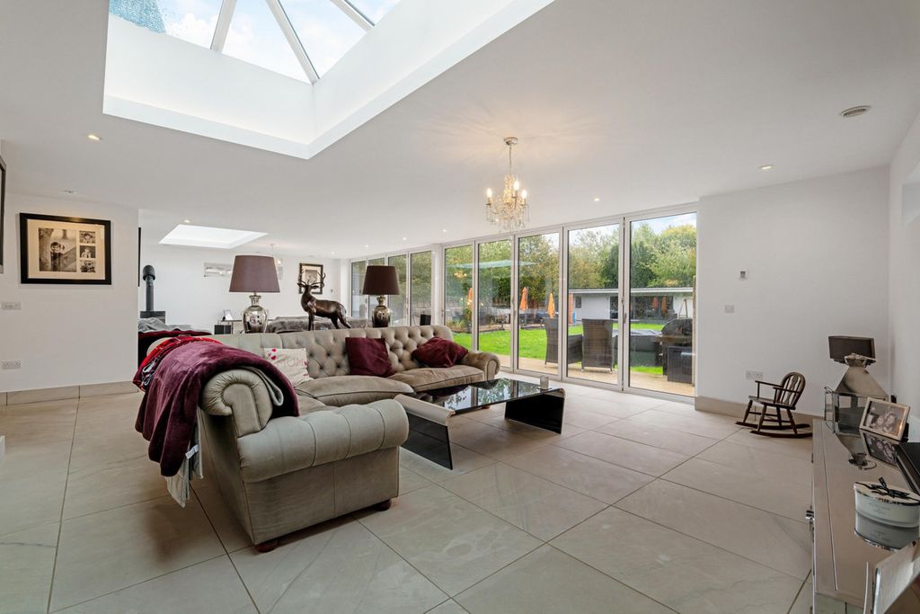 Additional image 4 of 5 bed detached house for saleVillage Road Thorpe Egham, Surrey TW20