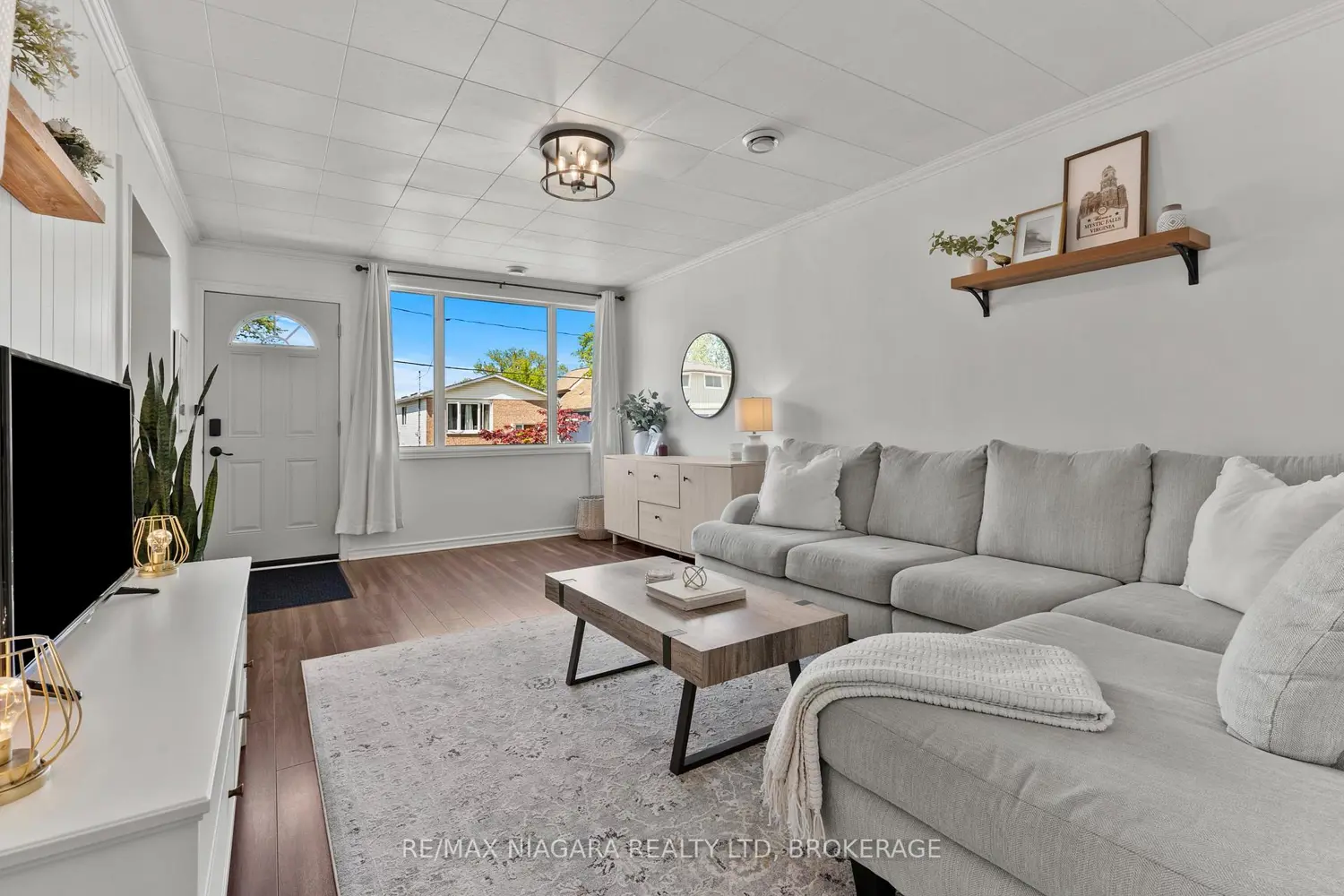 38 Alexandra Boulevard photo 5
